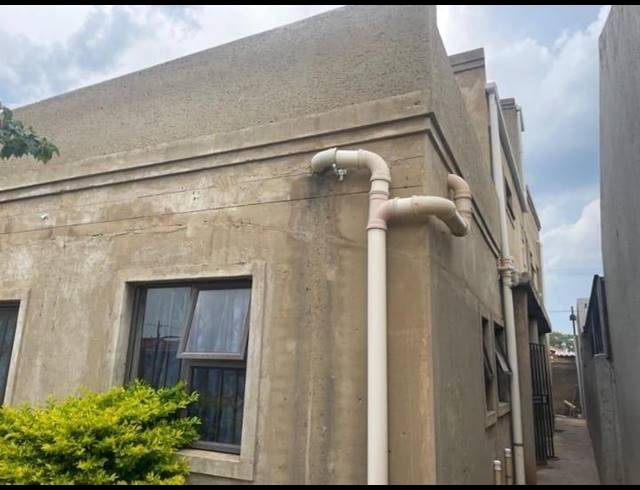 2 BEDROOM PROPERTY TO RENT IN MOROKA